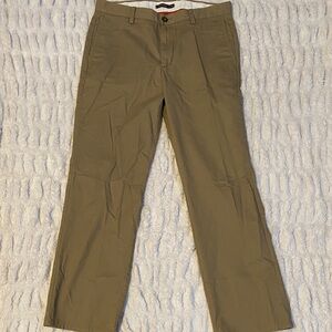 Dockers Men's Olive Chinos